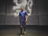 LOL直播-詹姆斯压制级发挥，掘金踏平猛龙，一场战术与意志的完胜