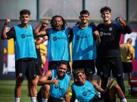 LOL直播-巴塞罗那队在强劲对手面前击败对手