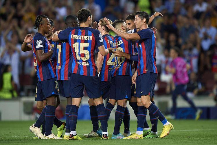 巴塞罗那队在强劲对手面前击败对手