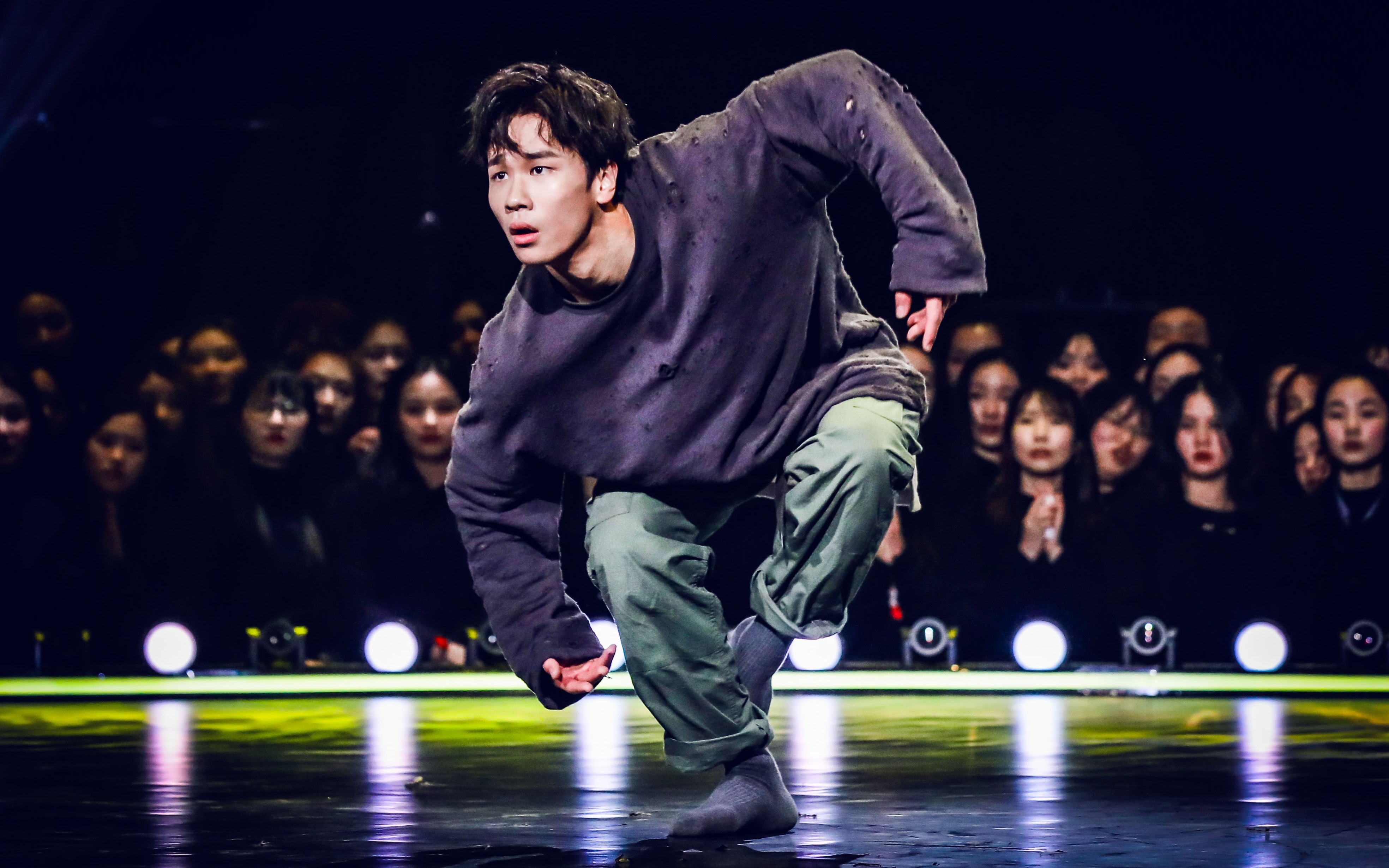 关于群英荟萃：举重项目半决赛选手争相挑战极限的信息