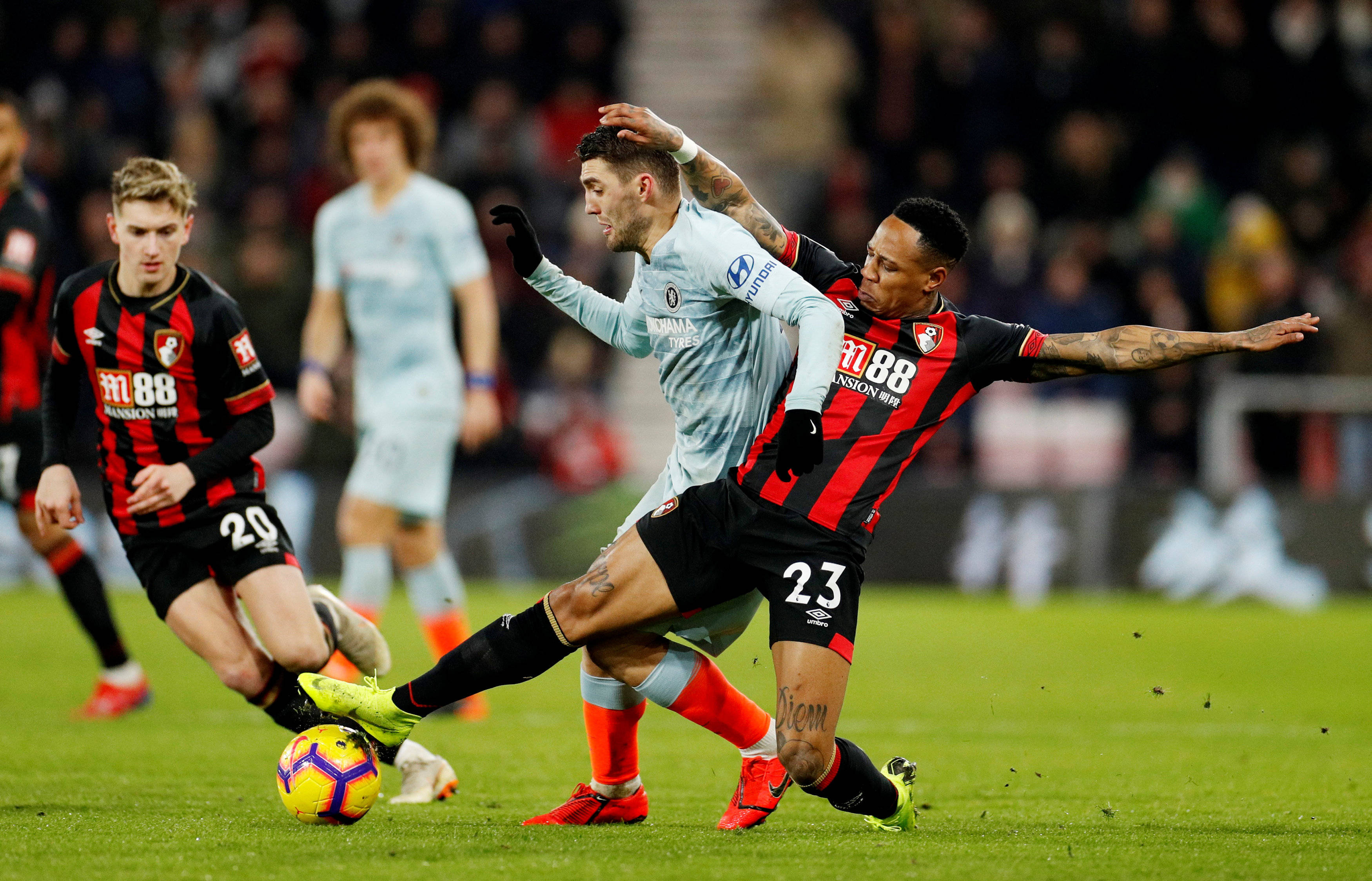 关于狼队客场输给伯恩茅斯，遭遇近期连败的信息