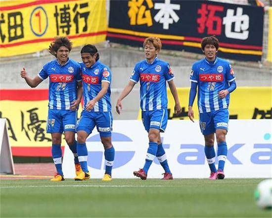 包含鹿岛鹿角战胜对手，取得一场胜利的词条