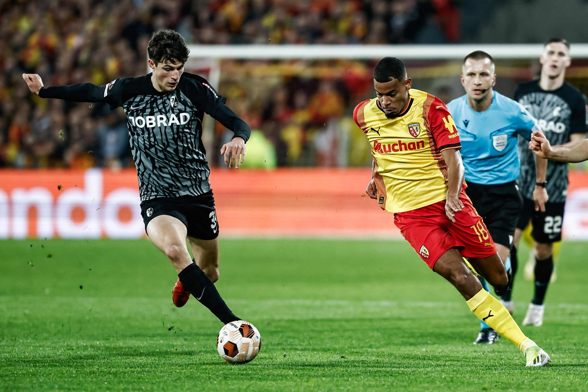 包含弗赖堡主场大胜，取得三分霸气凌空的词条