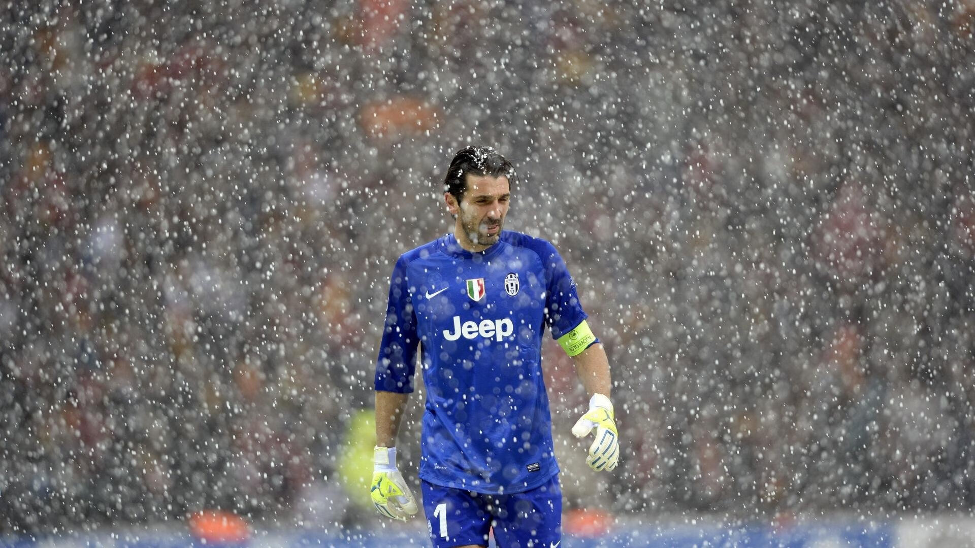 德甲争冠战之夜，萨内攻防两端的统治艺术